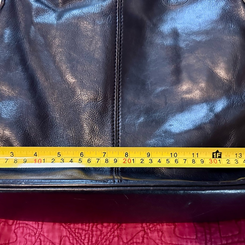 Classic Black Genuine Leather Shoulder Bag - Leather Factory- Firenze Italy - Picture 5 of 12